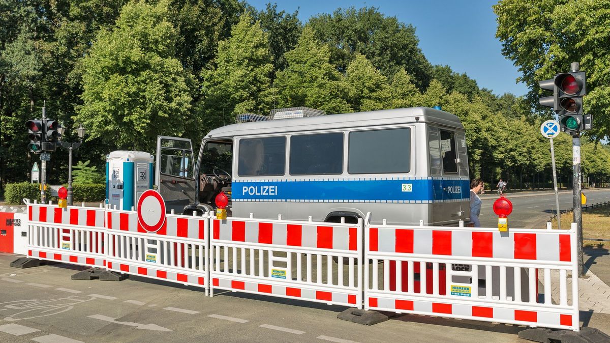 Die Polizei ermittelt zu den Motiven des Würzburger Angreifers.  Sie wird von einem Psychiater behandelt